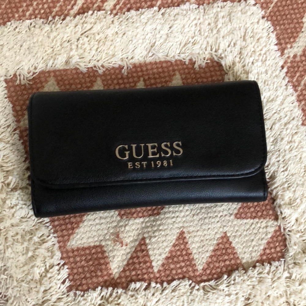 GUESS Wallet
